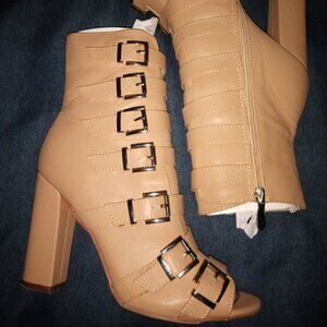 " BUCKLE UP BABY " Open Toe Shoes Bootie Gladiator Buckles Roman (TAN)